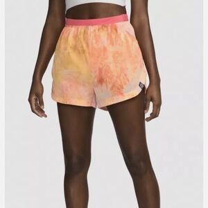 Nike Dri FIT Shorts Repel Womens Mid Rise Lined Trail Running Pockets Coral Sz m